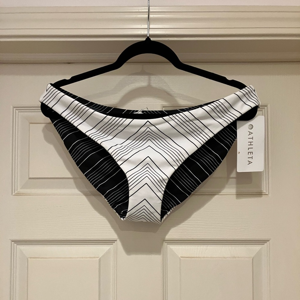BNWT - Reversible Bikini Bottom by Athleta - Black & White Chevron Stripes - XL